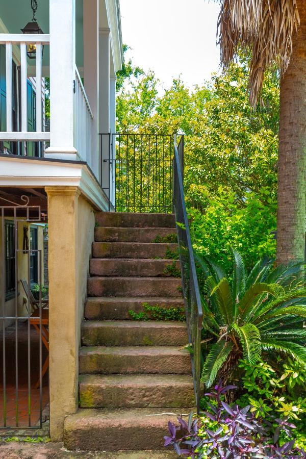 The Most Charming Old Brick Alley In Charleston Exterior foto